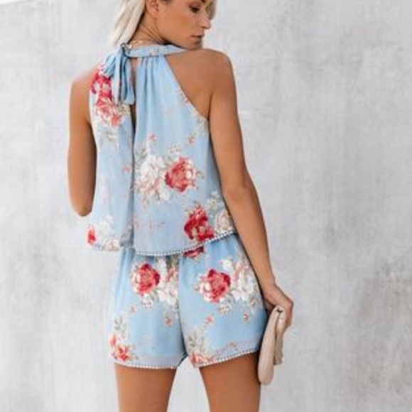 New with tags Floral romper - Picture 2 of 3